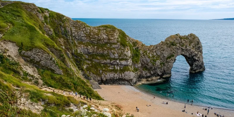 Epic Places to Visit in the United Kingdom Beyond London - 2025 Guide 11 Durdle Door & Jurassic Coast