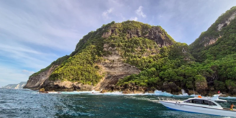 Top Places to Visit in Maldives for a Dream Beach Holiday or Honeymoon 15 Manta Point