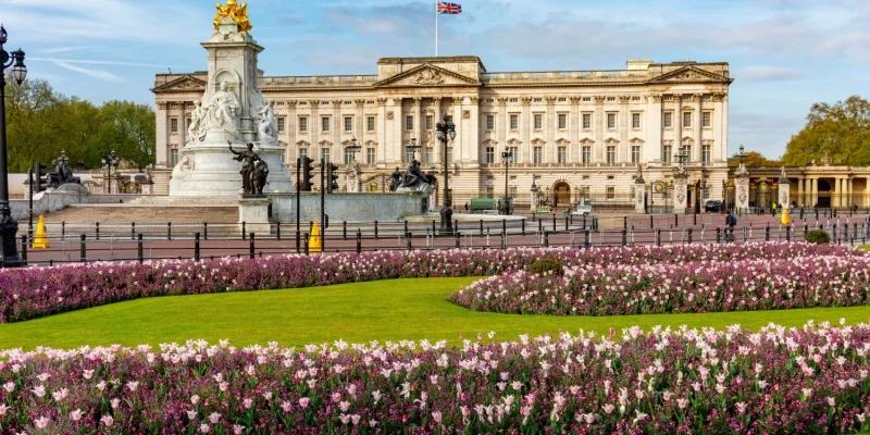 Top 10 Must-Visit Places to Visit in London for First-Time Travelers 2