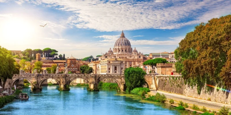 12 Places to Visit in Italy for a Magical Holiday Experience! 2 Vatican City
