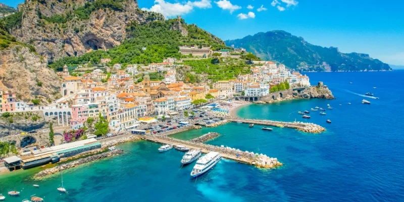 12 Places to Visit in Italy for a Magical Holiday Experience! 6 Amalfi Coast