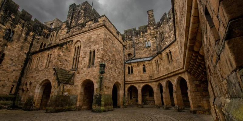 Epic Places to Visit in the United Kingdom Beyond London - 2025 Guide 7 Alnwick Castle