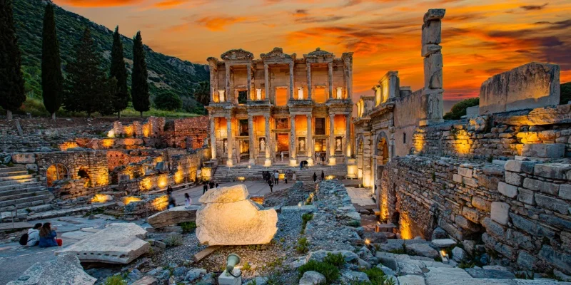 Top Places to Visit in Turkey in 2025 - Ultimate Travel Guide 3 Efes (Ephesus) Ancient City