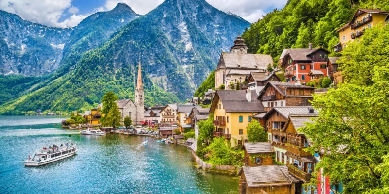 Top Places to Visit in Austria for History and Nature Lovers 2 Hallstatt Village