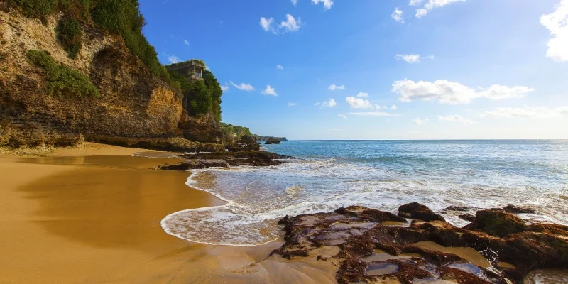 Ultimate Guide to the Best Places to Visit in Bali for First-Time Visitors 11 Jimbaran Bay