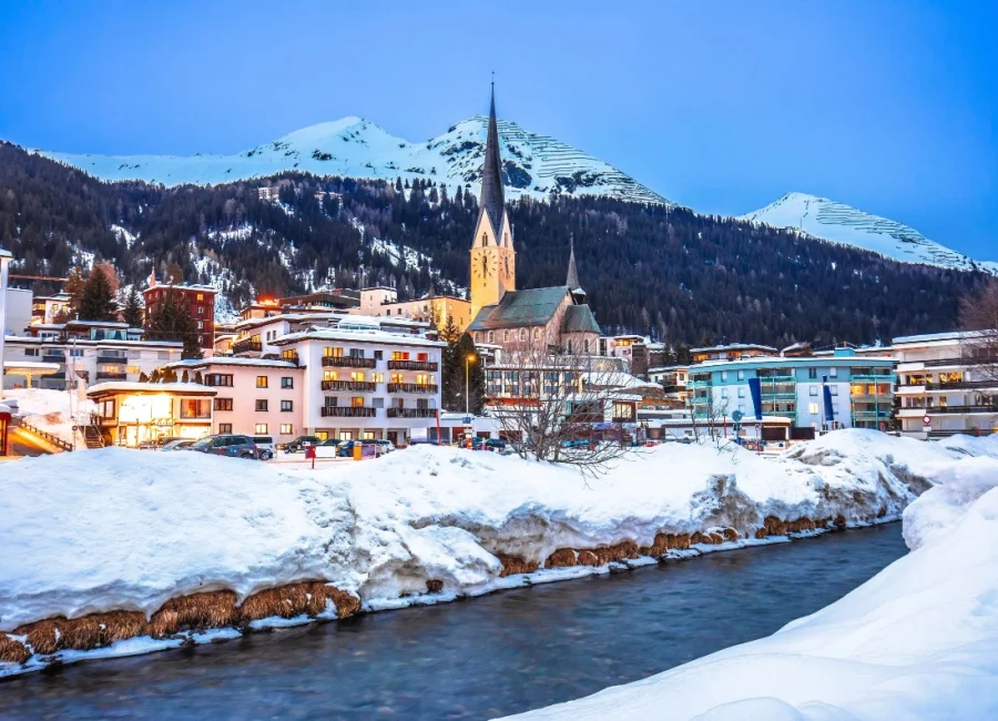 Best Places to Visit in Switzerland for Scenic Train Journeys & Alpine Adventures