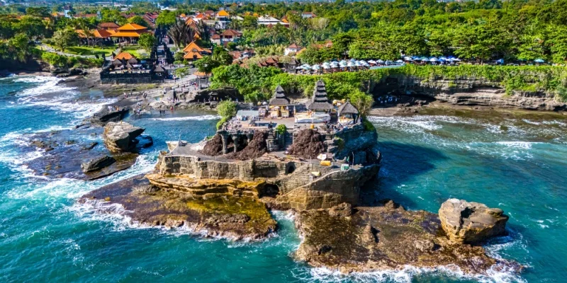 Ultimate Guide to the Best Places to Visit in Bali for First-Time Visitors 8 Tanah Lot Temple